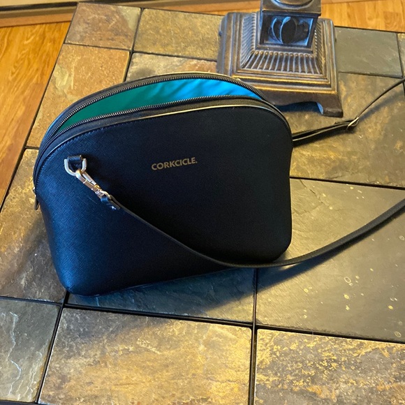 Corkcicle Bags Corkcicle Adair Black Insulated Cross Body Lunch Bag